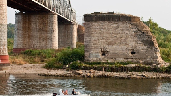 "Тайна" моста в Серпухове
