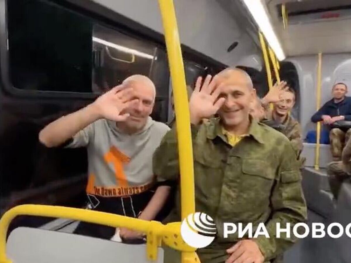    Возвращение 90 российских военнослужащих из украинского плена© РИА Новости