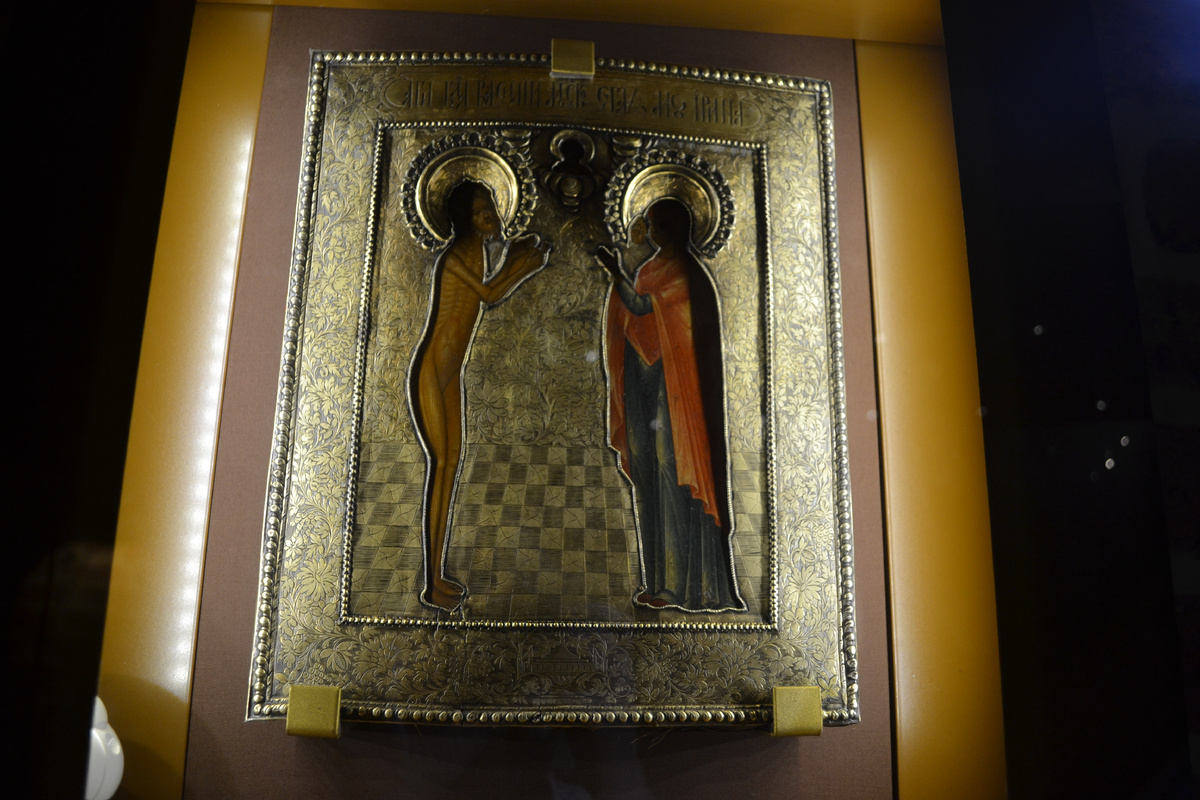 Святой Василий Блаженный и мученица Ирина. XVll в. Мученица Ирина - небесная покровительница Ирины Голосовой, при ней Василий Блаженный был канонизирован. Фото автора