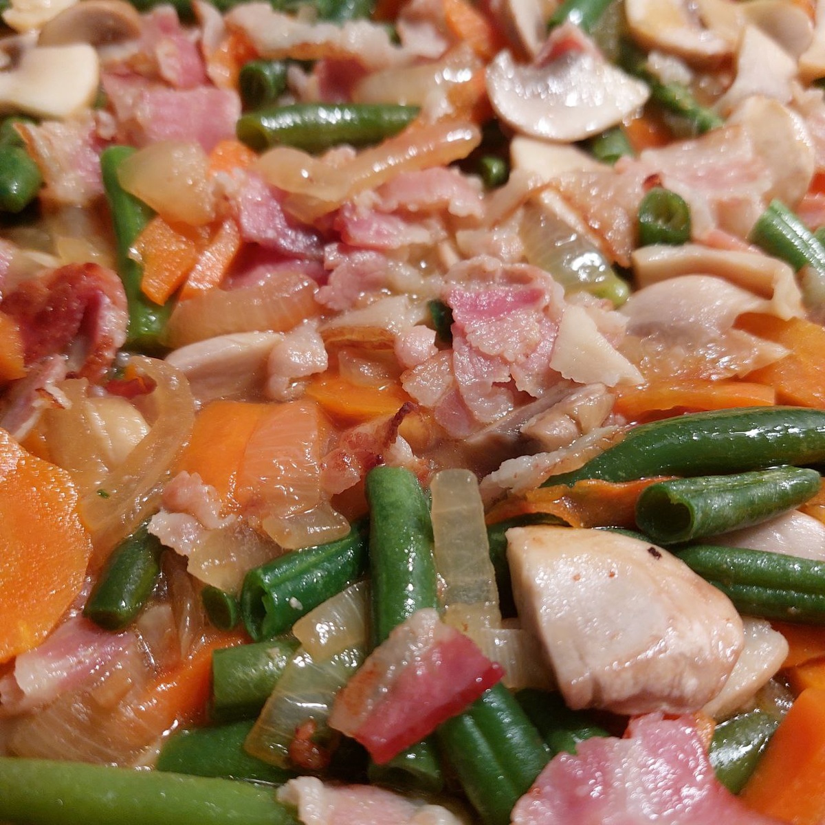 овощи и бекон