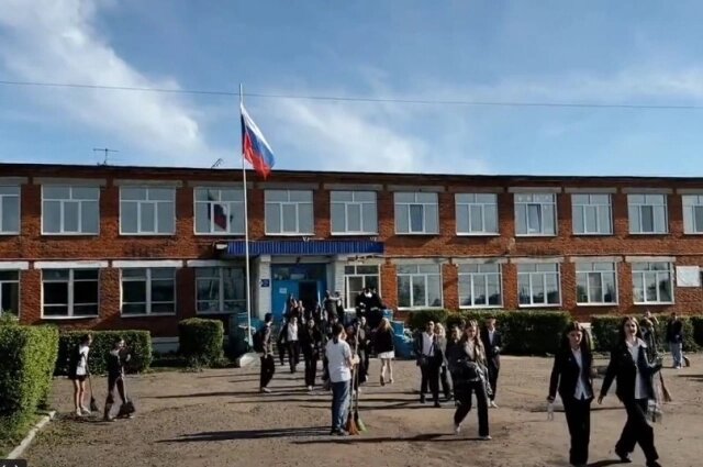    Пока дети учатся в Троицкой школе, но и её закрыли на ремонт. Фото: Из личного архивa/ Татьяна Суханова