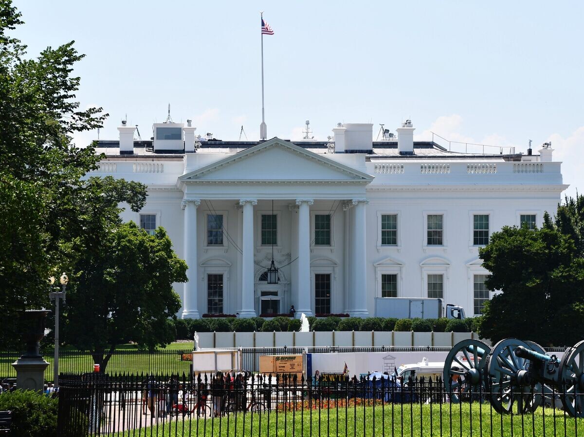    Забор у Белого дома в Вашингтоне станет выше© РИА Новости . Михаил Тургиев