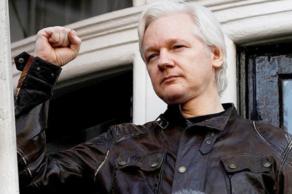   Основатель WikiLeaks Ассанж признал свою вину в рамках сделки с США REUTERS