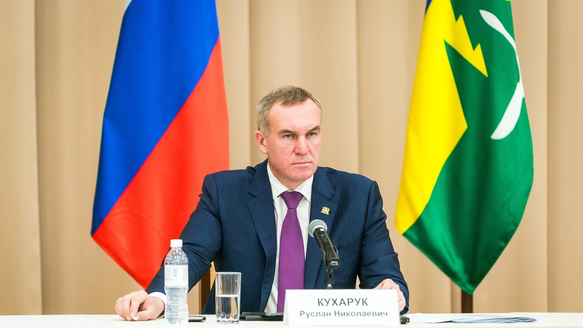    Руслан Кухарук сегодня работает в Нефтеюганске