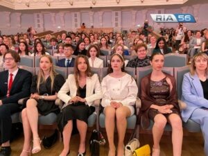  📷    Выпускникам Оренбурга вручили медали «За особые успехи в учении» Белов Михаил Александрович