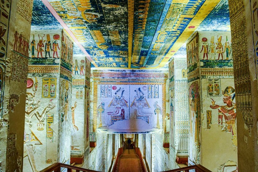 Новое открытие 33 древних гробниц в южном египетском городе Асуан может раскрыть «новую информацию о болезнях», распространенных в то время, сообщает Phys.org.