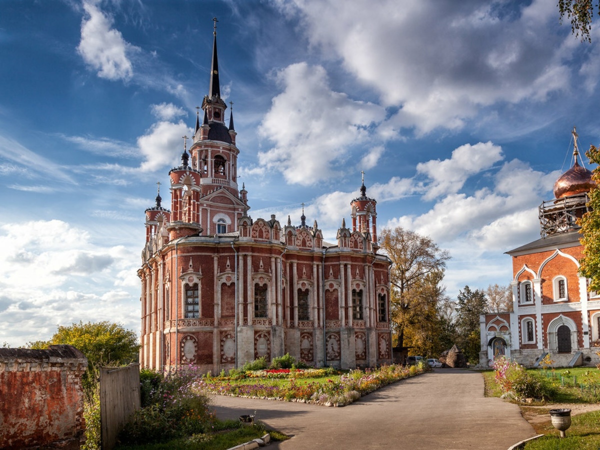 Можайск. Соборы на территории кремля. Фото с сайта mykaleidoscope.ru