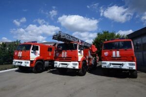  📷    Александр Куренков и Денис Паслер вручили ключи от новой техники пожарным МЧС Орска Белов Михаил Александрович