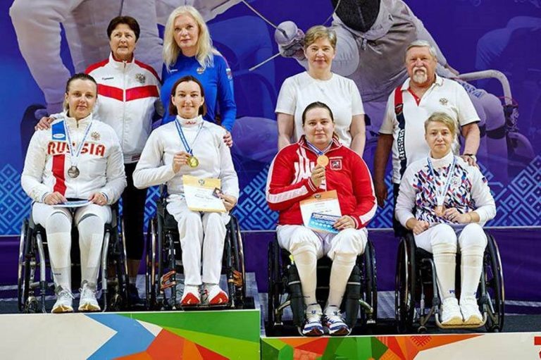 Призер Олимпийских игр из Тверской области завоевала золото в командном первенстве, а также серебро и бронзу в личном первенстве.-2