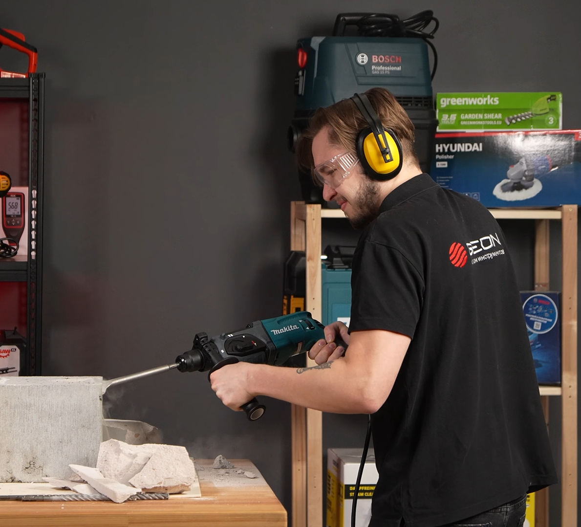 Перфоратор Makita HR 2470