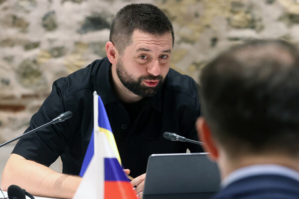 Давид Арахамия во время российско-украинских переговоров во дворце Долмабахче в Стамбуле, 2022 год / Сергей Карпухин/РИА Новости
