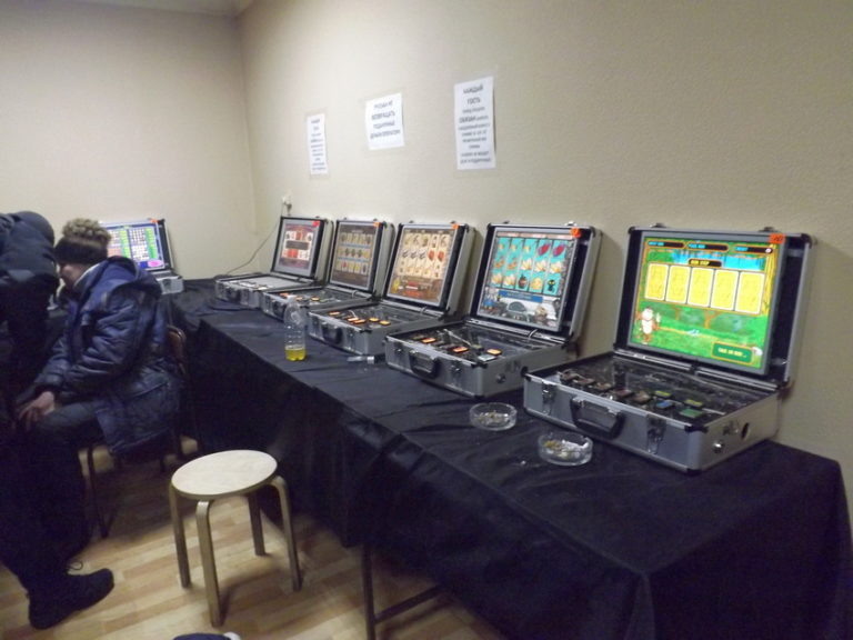    Подпольные казино в Оренбурге: Банду организаторов незаконных азартных игр ждет суд  Белов Михаил Александрович