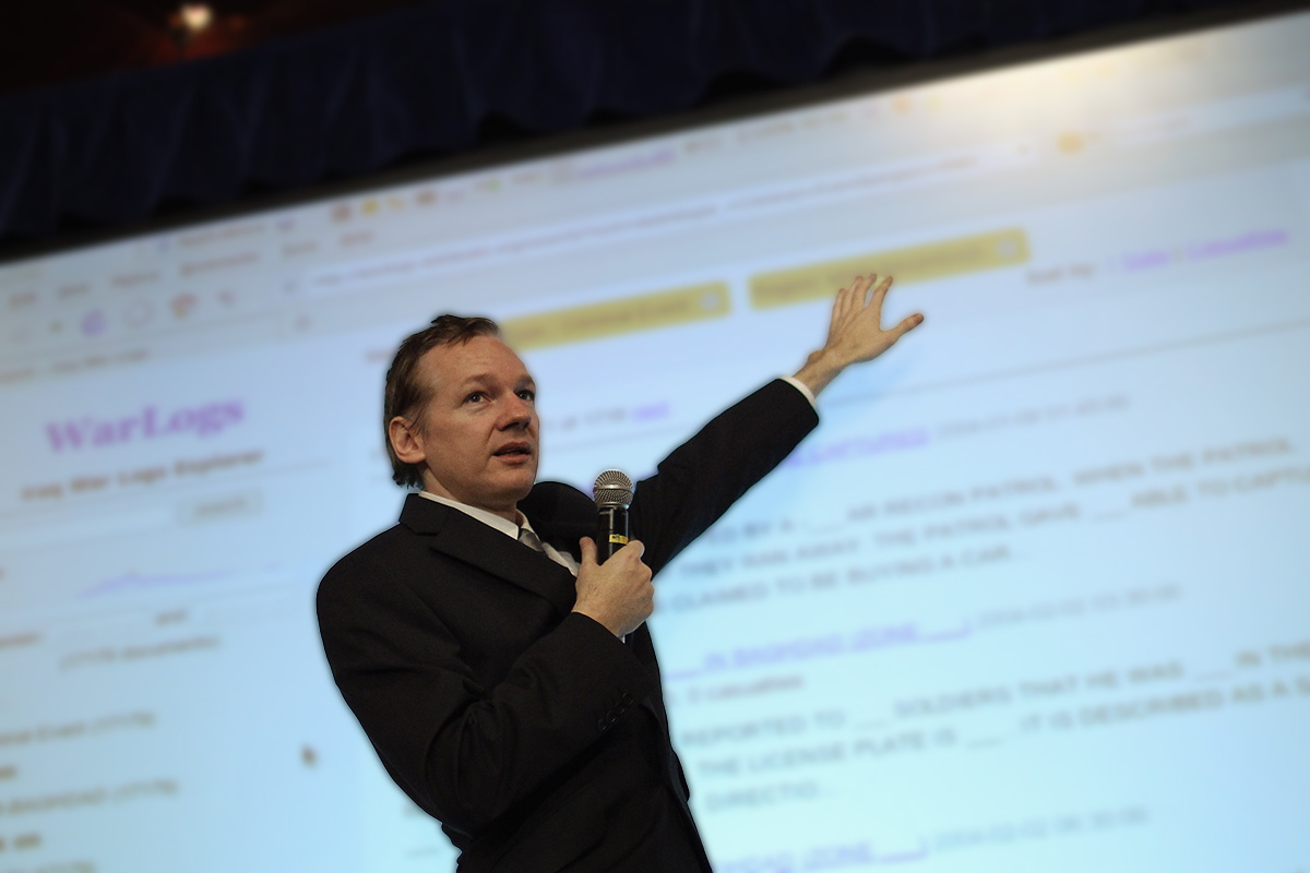 Dan Kitwood / Getty Images📷Джулиан Ассанж на пресс-конференции в Лондоне, 23 октября 2010 года