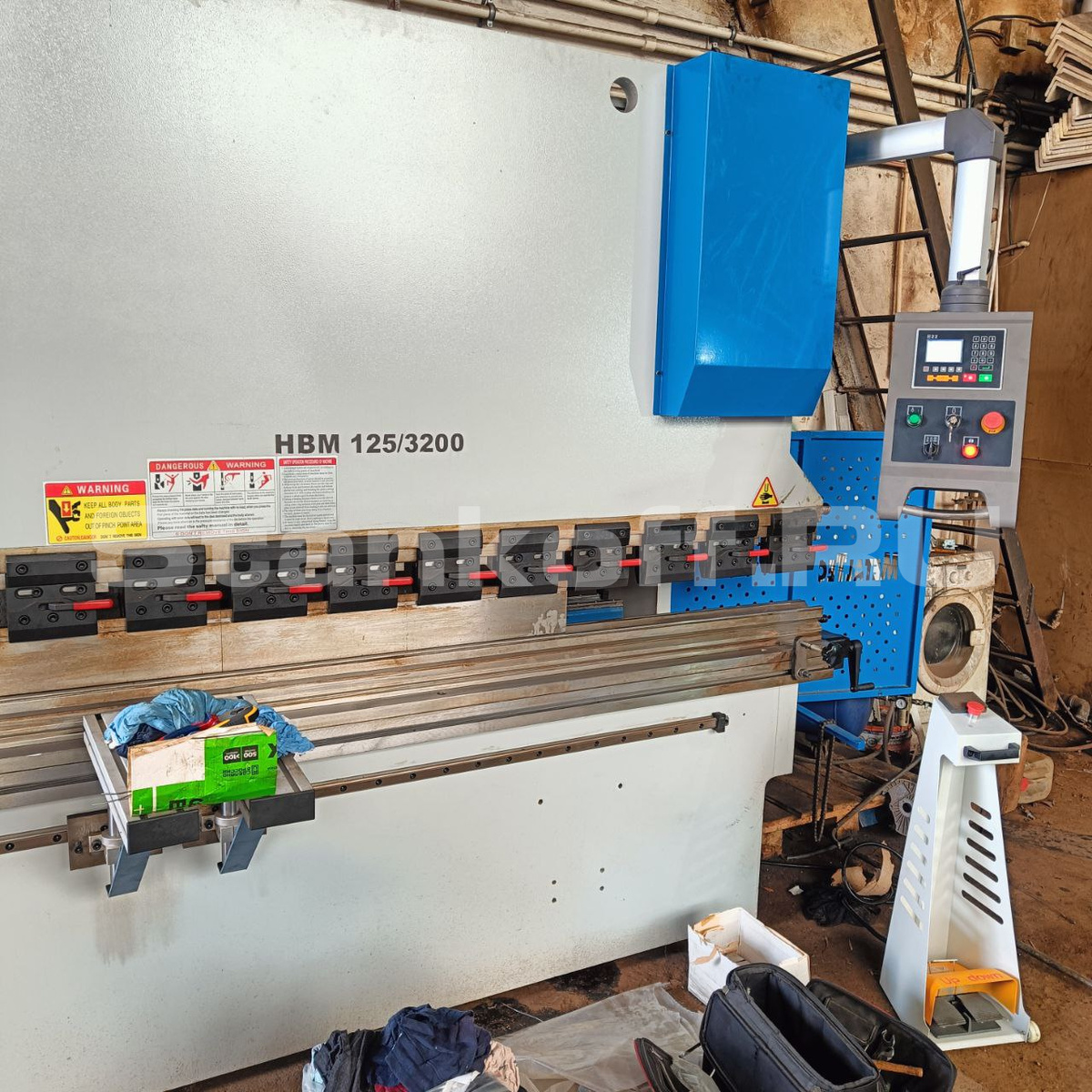  Гидравлический листогибочный пресс MetalTec HBM 125/3200М E22 
