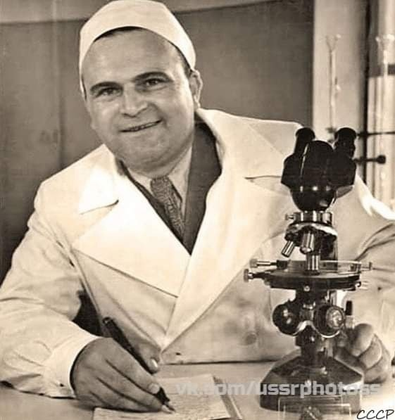 Алексей Дорогов на рекламных фотках АСД-сайтов