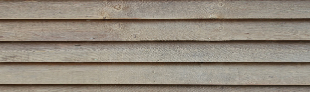 
А) Деревянный. Подчиняется кисте художника – окрашивайте в любой желаемый цвет, которого не нашли на витринах. Миксуйте, творите, выражайте фантазию! А когда надоест, вновь берите в руки банку с краской, но при условии если у вас 1 этаж. Готовьтесь к тому, что деревянный сайдинг будет требовать вашего внимания и, соответственно, времени. Поверхность придется обрабатывать, чтобы она не была подвержена воздействию вредных насекомых. А еще дерево чаще нуждается в ремонте. На одной чаще весов экологичность товара, на другой – неэкологичность красок и токсичных пропиток, которыми придется пользоваться при обработке поверхности, а также безопасность - какой у вас этаж?