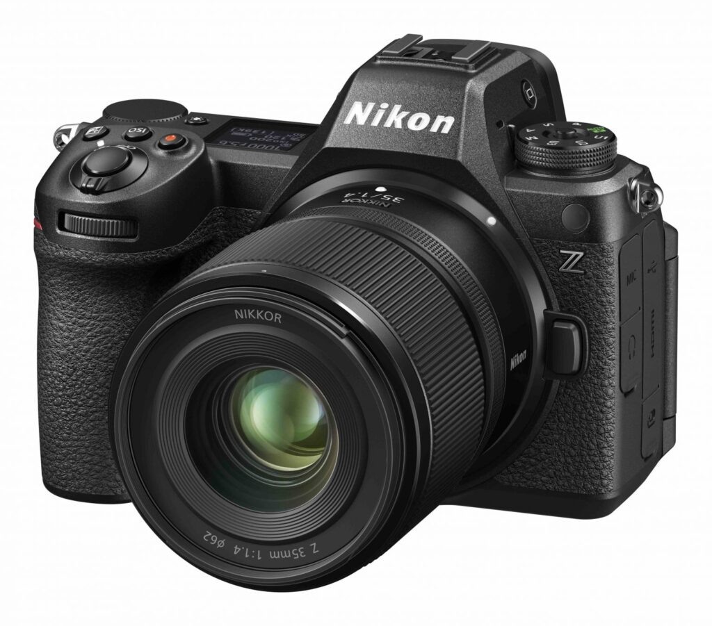 Nikon, наконец, анонсировала новый широкоугольный объектив для полнокадровых камер — Nikkor Z 35mm F/1.4. Выпуск этого ожидаемого объектива неоднократно переносился.