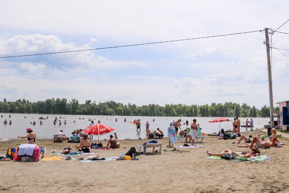    "Городской" пляж Барнаула . Источник: Виталий Барабаш