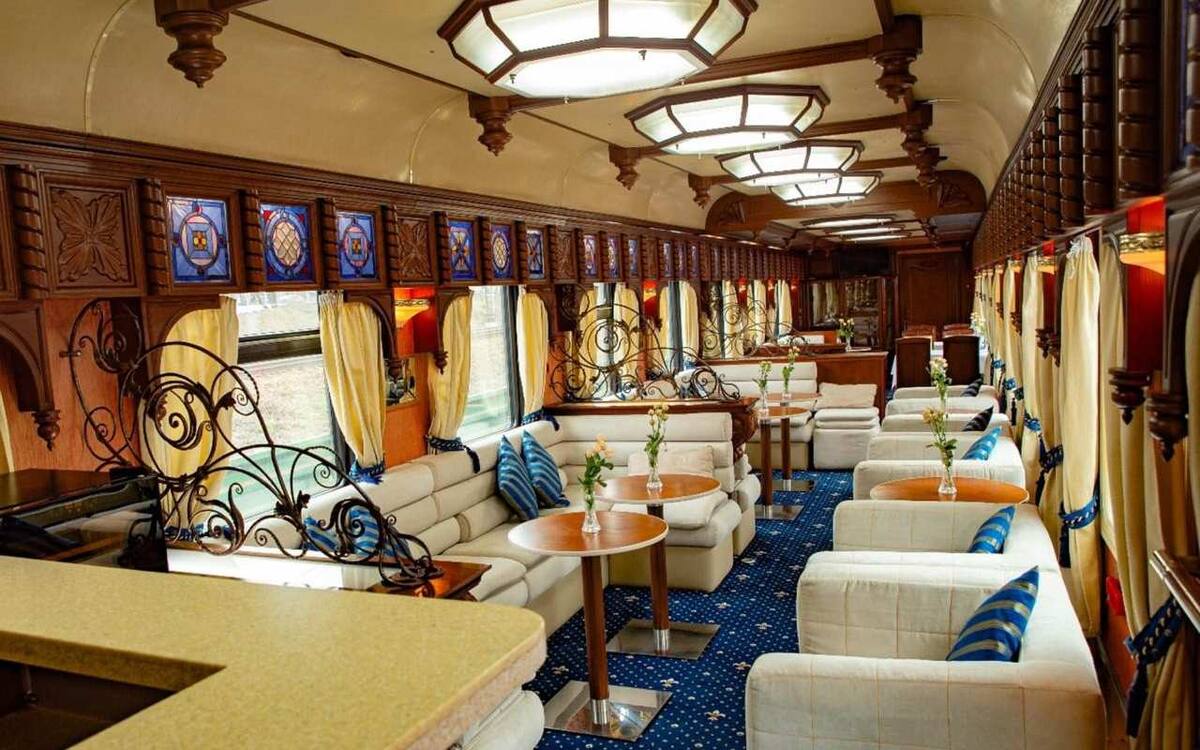    «Гранд Сервис Экспресс» запустил «пилот» – экскурсии по винным шато Крыма на раритетном поезде Фото с сайта «Гранд Сервис Экспресс»