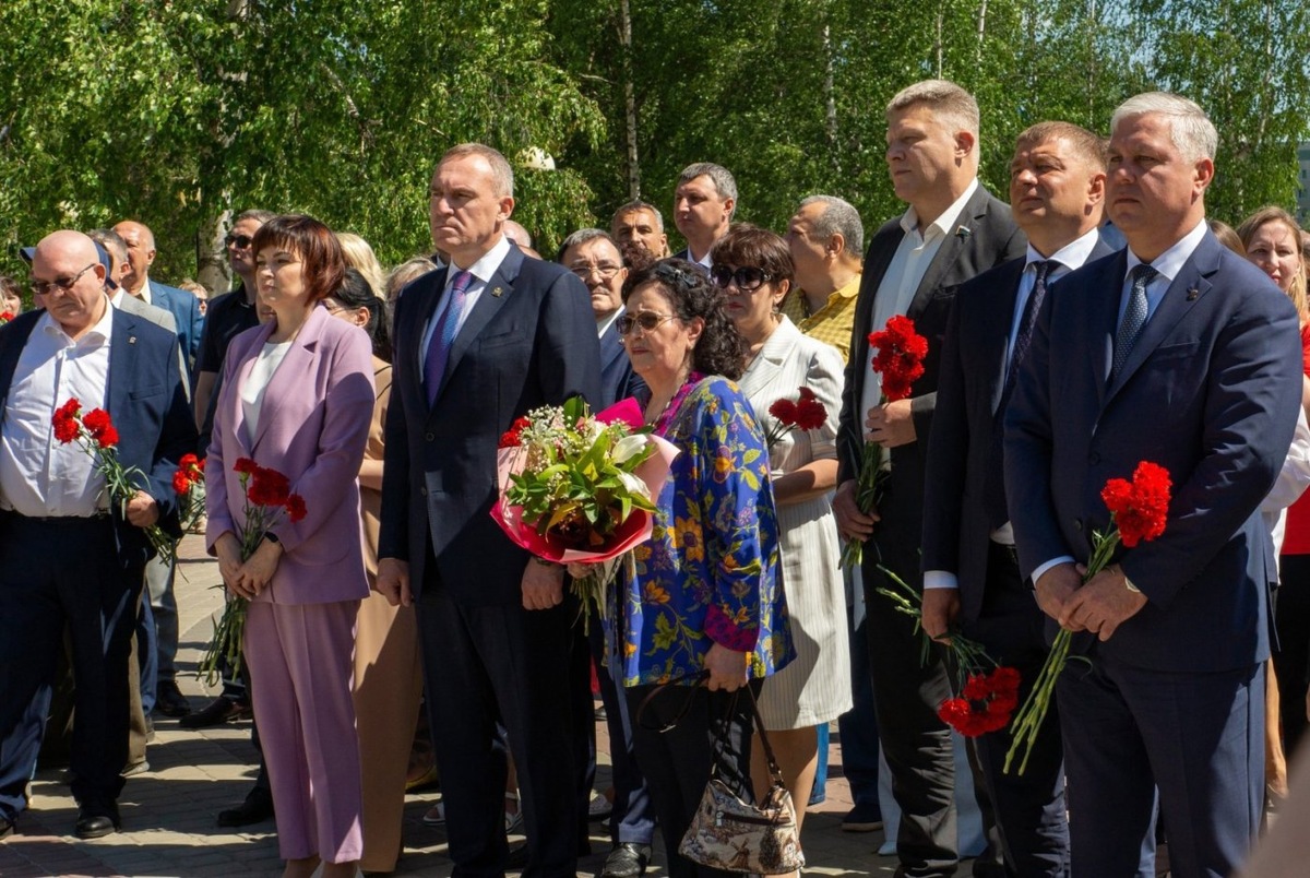    Руслан Кухарук принял участие в памятных мероприятиях, приуроченных к 26-й годовщине со дня гибели первого мэра Нефтеюганска Владимира Петухова