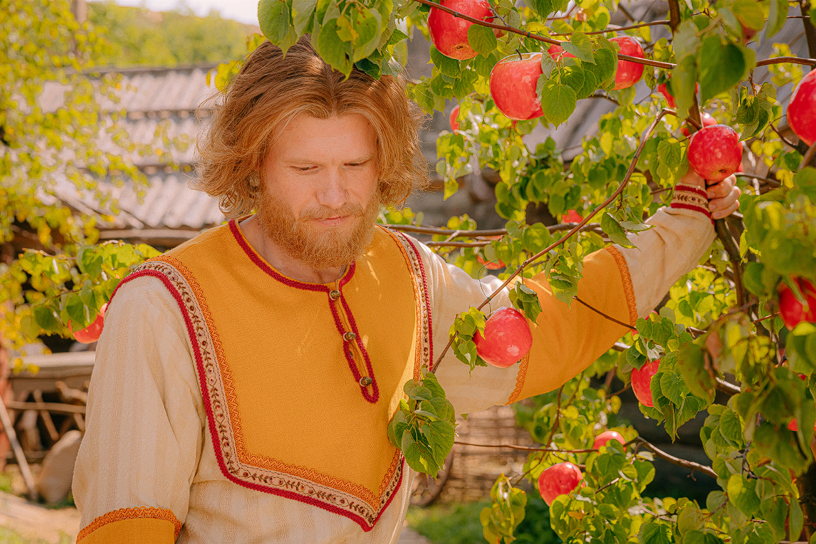 Виктор Хориняк | Кадр со съемок сериала «Последний богатырь. Наследие», 2024, Россия | kinopoisk.ru