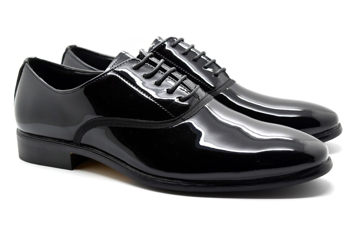 Классическая обувь из лакированной кожи