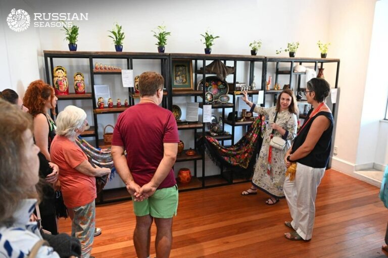    Оренбургский пуховый платок представлен на выставке в Бразилии Марина Шарт