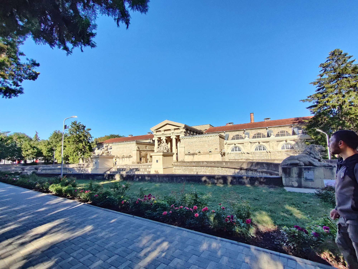 Фасад здания грязелечебницы