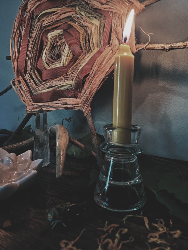 свеча в подсвечнике