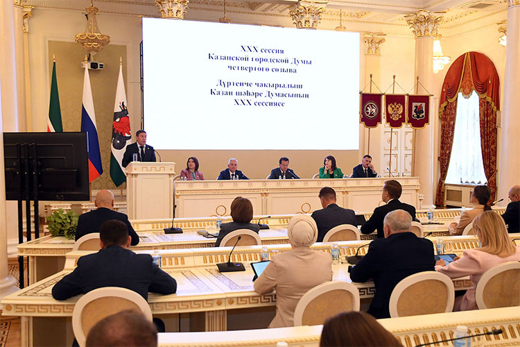    Главной темой сессии стало состояние в городе похоронного дела и кладбищ. «На фоне пандемии в 2020–2021 годах наблюдалась динамика увеличения роста смертности», — рассказал Марат Ишкин Фото: kzn.ru