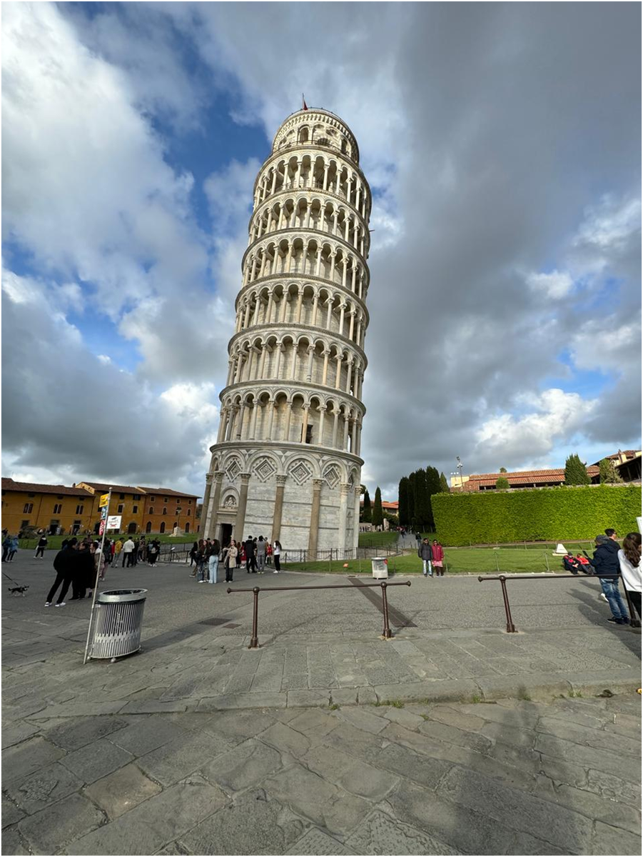 Пизанская падающая башня. Италия. Фото нашего активного читателя.
