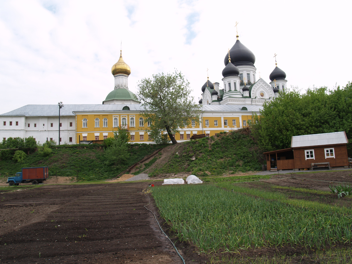Приходское хозяйство Николо-перервинского монастыря в 2006 году, когда я там учился на Богословских курсах.