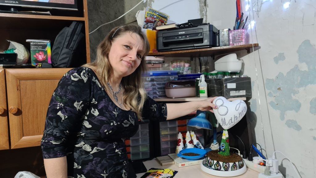 Светлана Филимонова. Её творческие работы украшают дом.