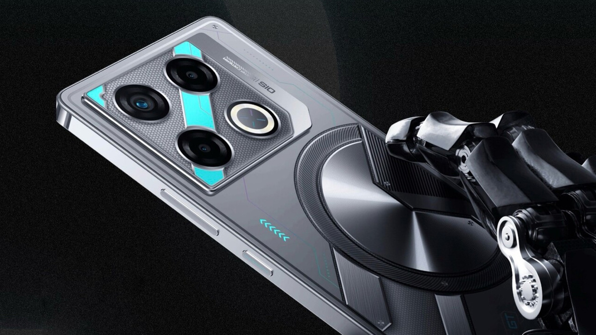 Многообещающий смартфон Infinix GT 20 Pro наконец-то начал продаваться в России. Производитель позиционирует аппарат как игровой, о чём говорит не только мощная начинка, но и соответствующий дизайн.