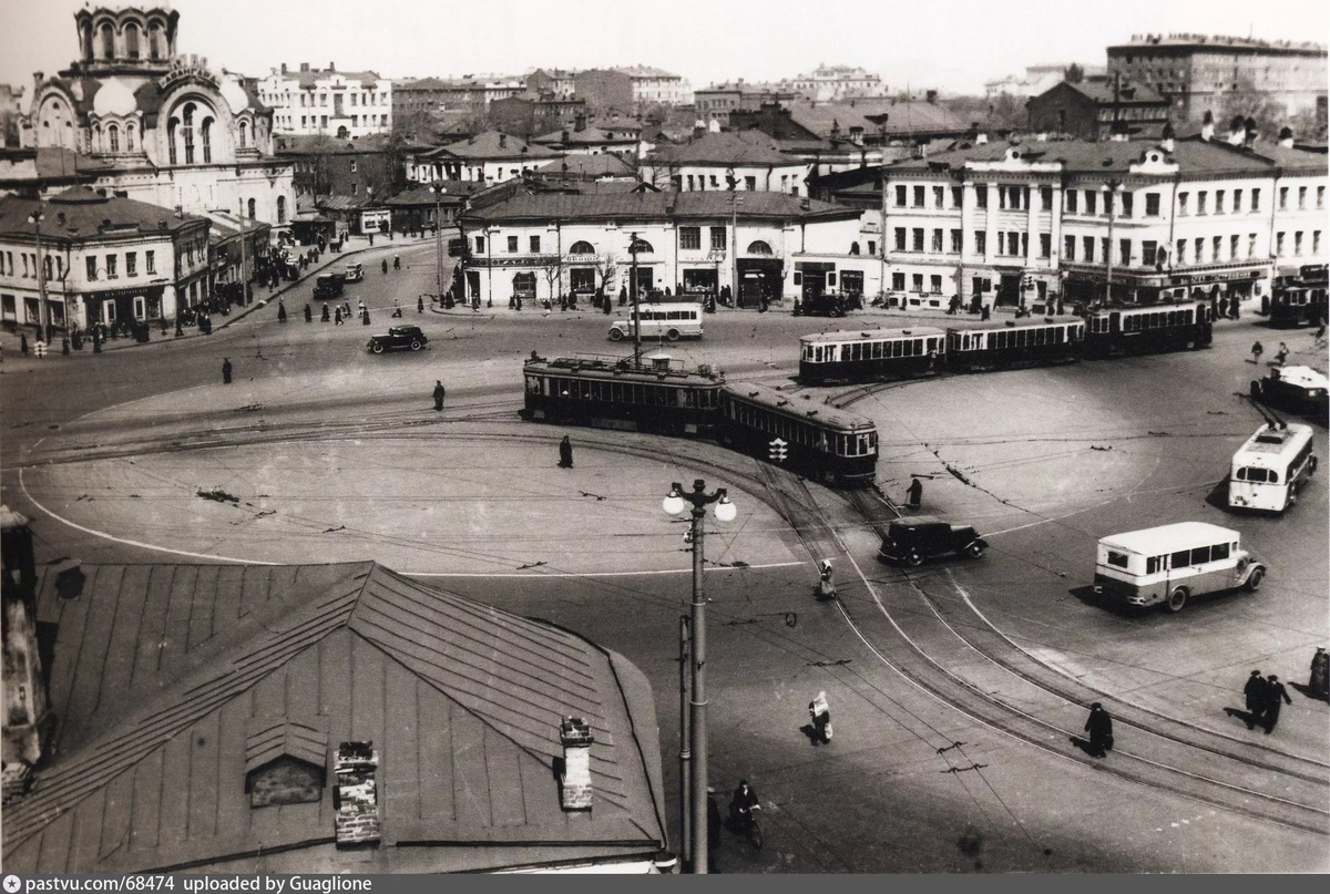 Октябрьская площадь москва