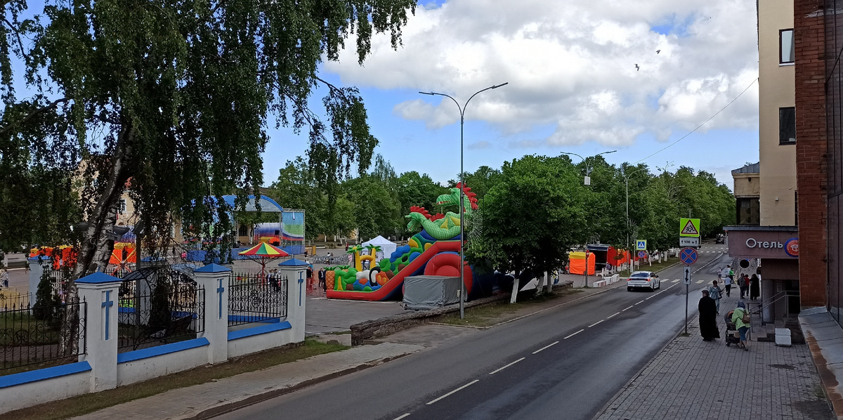 Приозерск. Храм и площадь Ленина слева