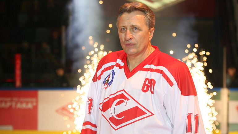 2007 год. Александр Якушев на матче по случаю своего 60-летия. Фото Александр Вильф