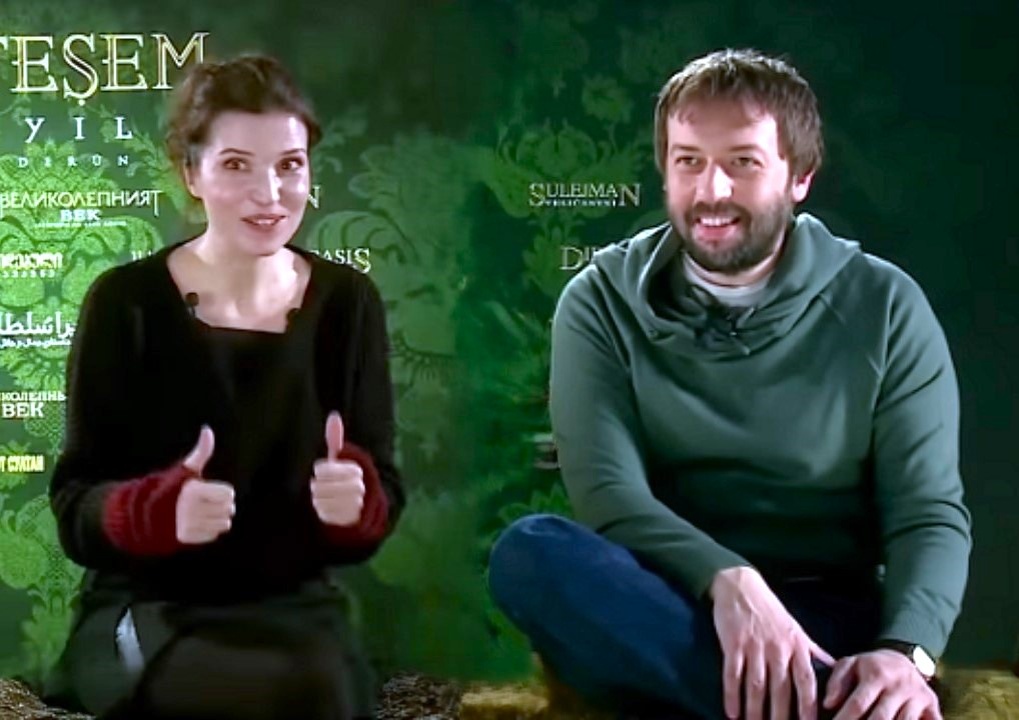 Артисты, сыгравшие Хатидже и Ибрагима. Наверно, они были влюблены друг в друга :)