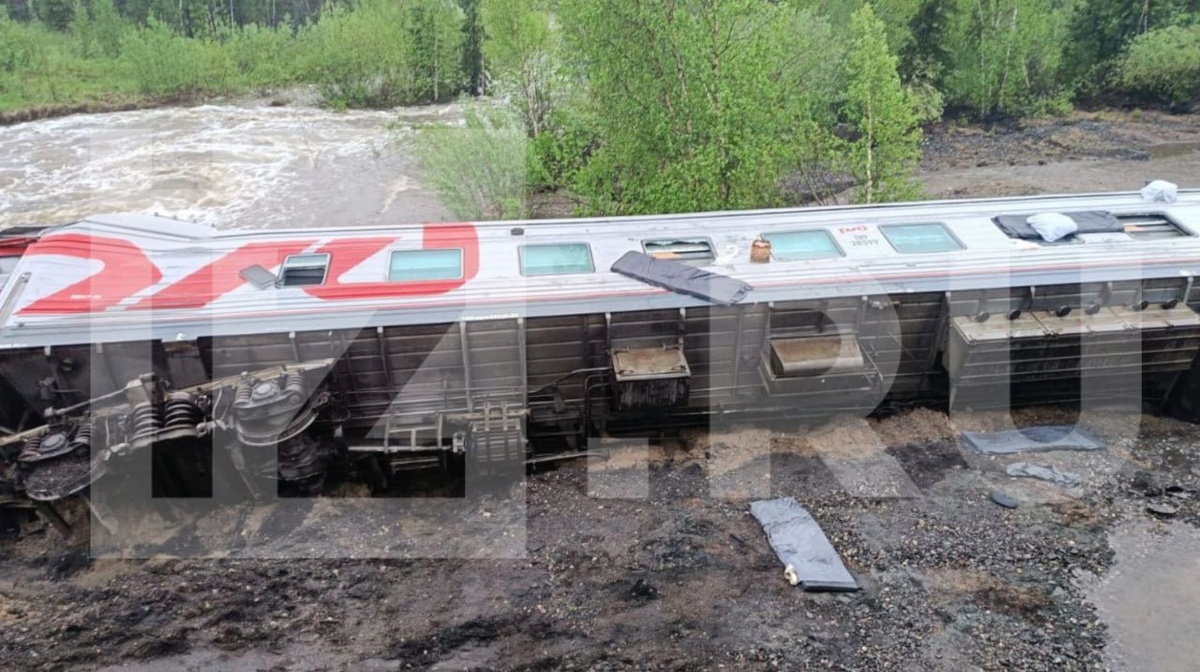    В Коми сошел с рельс пассажирский поезд Воркута — Новороссийск