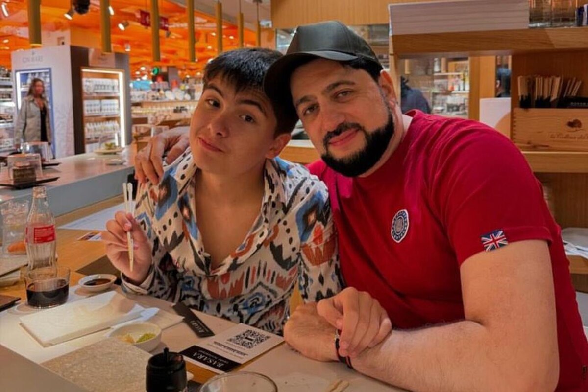    Юсиф Эйвазов с сыном Анны Нетребко Соцсети