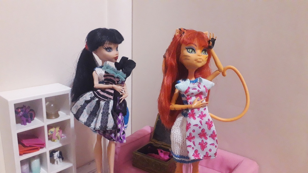 Сколько платьев нужно взять для поездки к морю на несколько дней? 