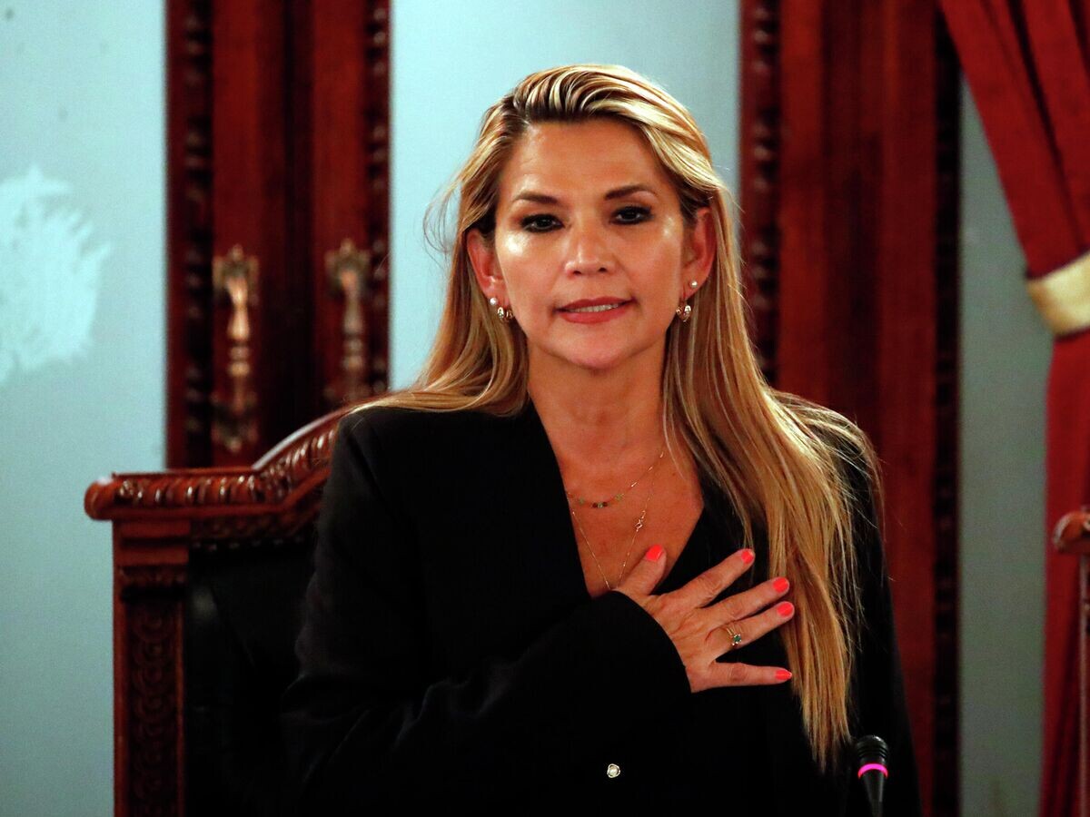    Оппозиционный сенатор Жанин Аньес, исполняющая обязанности президента Боливии после отставки Эво Моралеса© AP Photo / Natacha Pisarenko