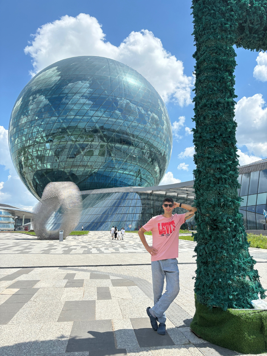 EXPO - это не просто «Шарик» - внутри него Музей энергии Будущего, рекомендую.