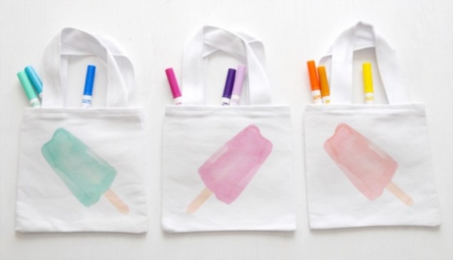    С мороженым   
Источник: «Creature comforts»