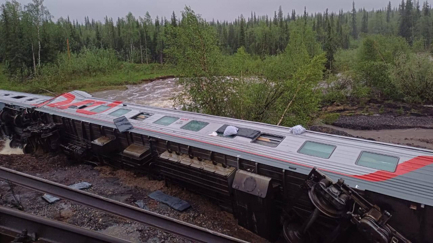 Мужчина возвращался с работы, когда произошла авария. Фото: Мэрия Воркуты; 5-tv.ru После происшествия с поездом в республике Коми пропали два пассажира.