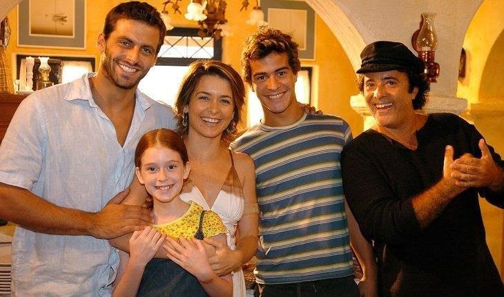 Педро, Виктория, их дочь, брат Виктории, Никос.