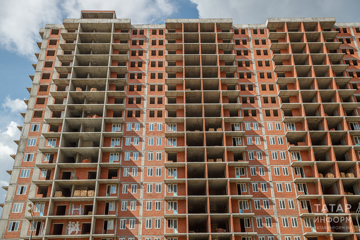 В Татарстане сейчас строится более 3 млн кв. метров жилья в многоквартирных домах. Из них 36% продано, непроданная площадь составляет около половины. Фото: © Владимир Васильев / «Татар-информ»