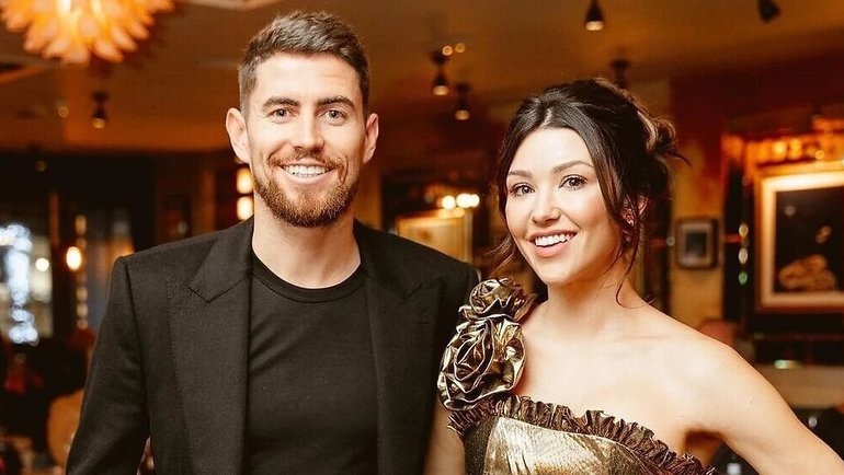    Жоржиньо и Кэтрин Хардинг. Соцсети