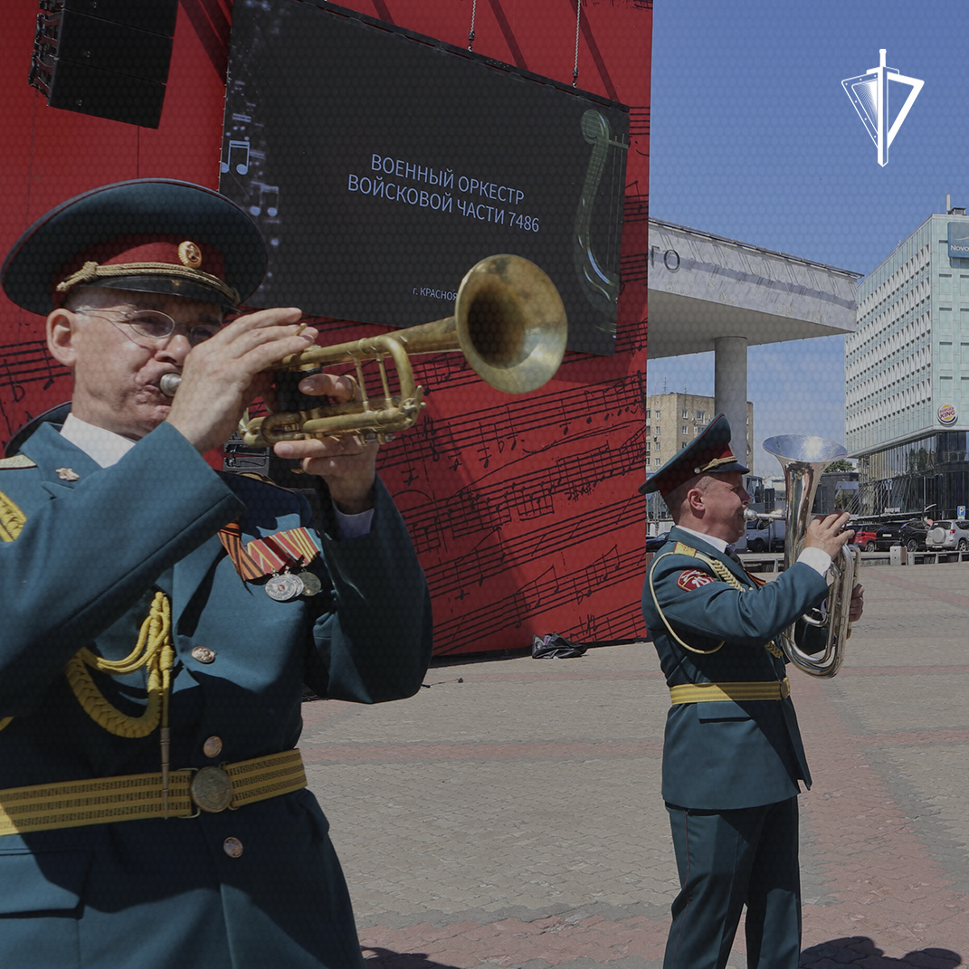 Мероприятие, посвящённое 140-летию со дня рождения военного дирижёра и композитора Василия Агапкина, посетили более 10 тысяч жителей и гостей города.-1-3