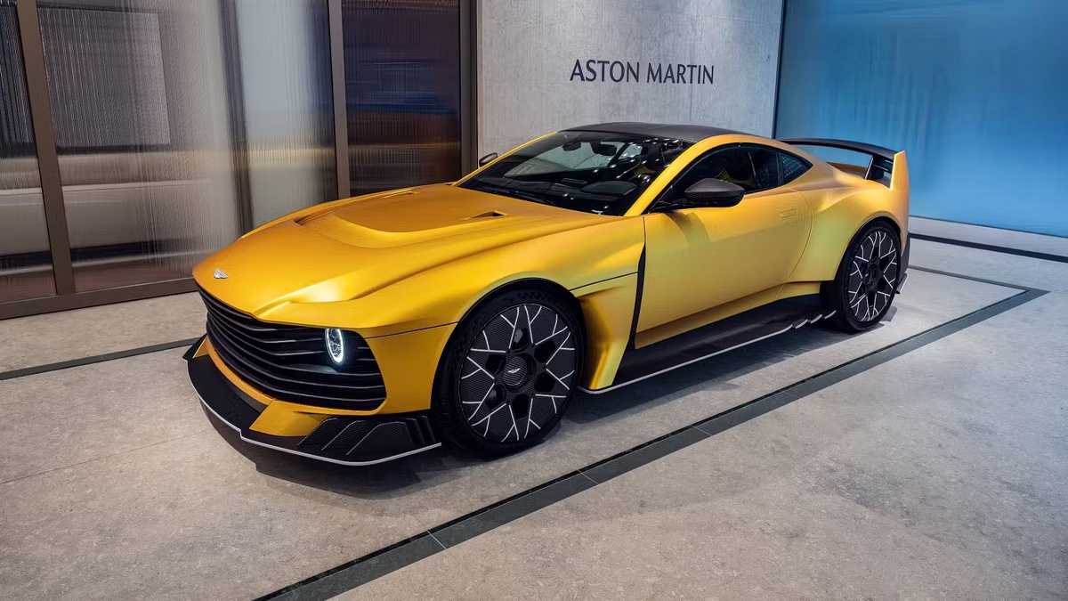 ©Aston Martin